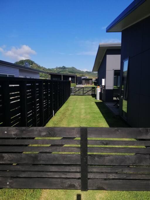 Purangi Beachhouse - 2 Bedroom Cooks Beach Exterior photo